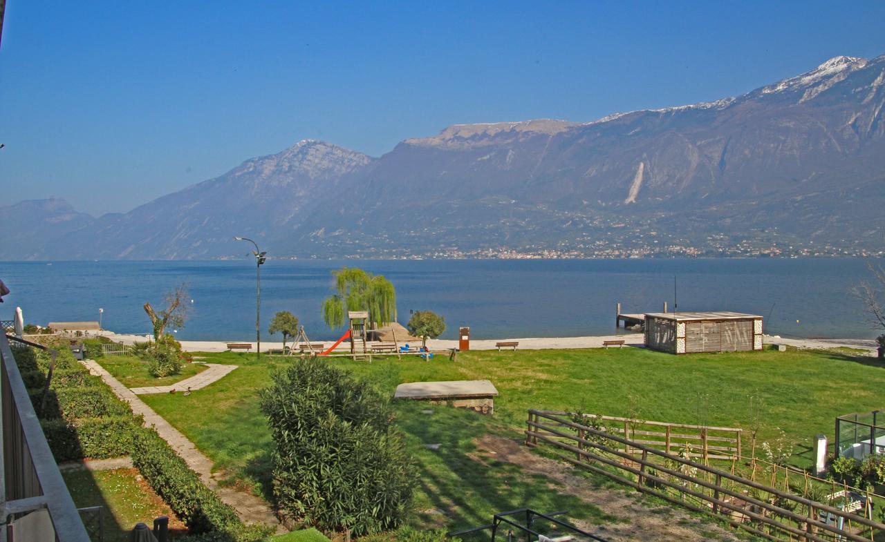 Campione Giulia Exclusive Lakefront Apartment By Gardadomusmea Campione del Garda Εξωτερικό φωτογραφία